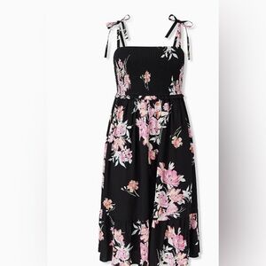 EUC Torrid Black Floral Midi Challis Smocked Dress 00